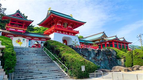 赤間神社（安徳天皇を祀る）